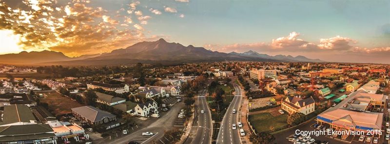 Life in Kraaibosch Park: Mountains & Coastal Living in George